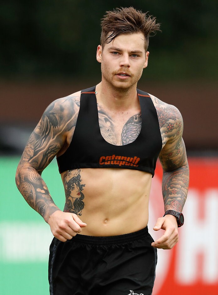 AFL 2016 Training - Collingwood 281116 MELBOURNE, AUSTRALIA - NOVEMBER 28: Jamie Elliott of the Magpies runs laps during the Collingwood Magpies training session at the Holden Centre in Melbourne, Australia on November 28, 2016. (Photo by Adam Trafford/AFL Media)